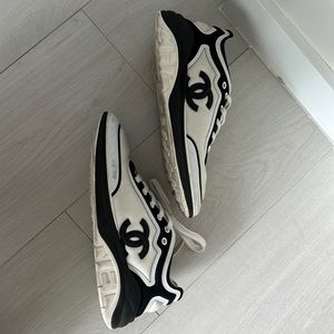 Chanel sneaker